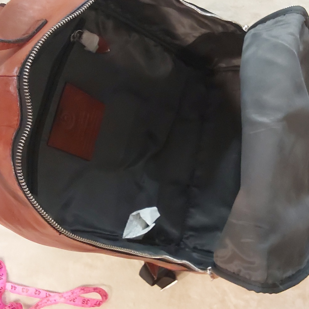 Bugatti Mens leather backpack. - Picture 14 of 16